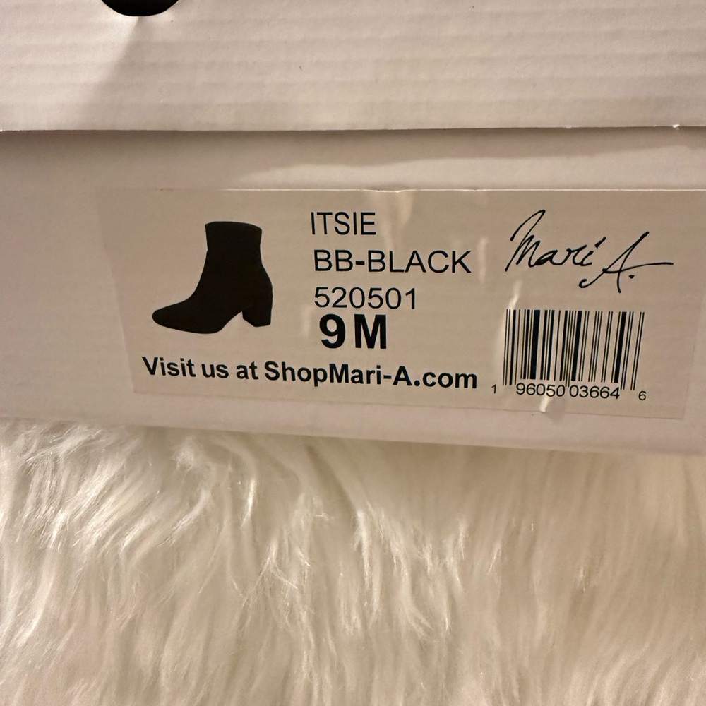 Mari A. Black Women's Ankle Booties with Block Heel - Picture 4 of 4